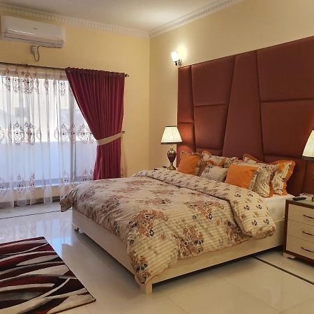Royal Villa F-10/2 Исламабад Экстерьер фото