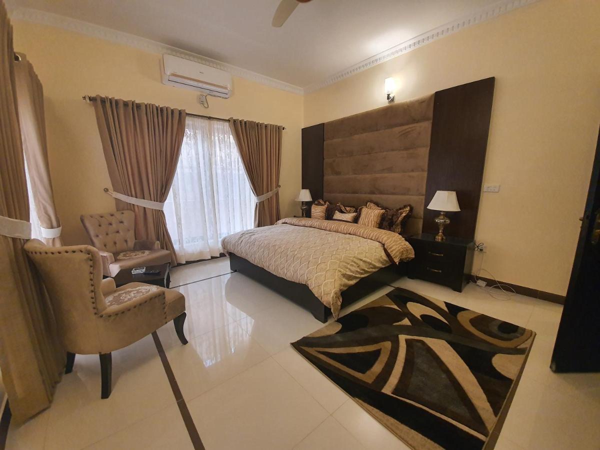 Royal Villa F-10/2 Исламабад Экстерьер фото
